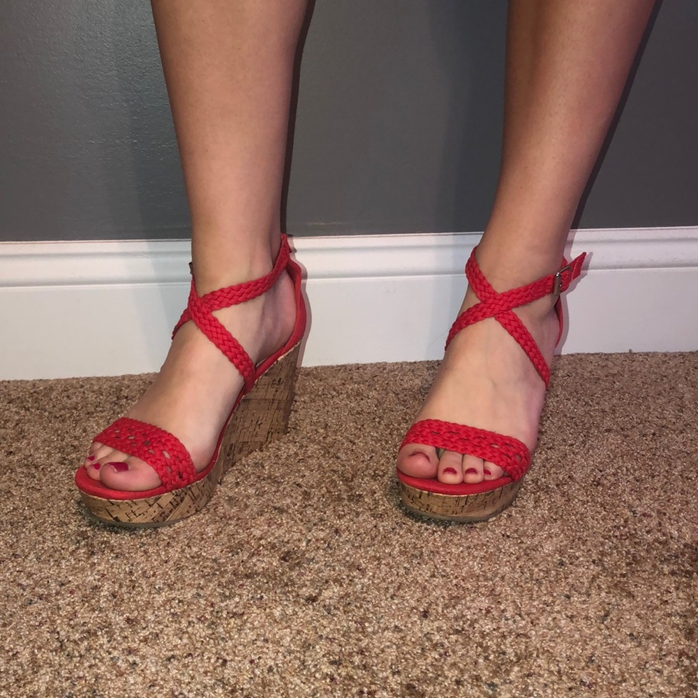 Red wedges